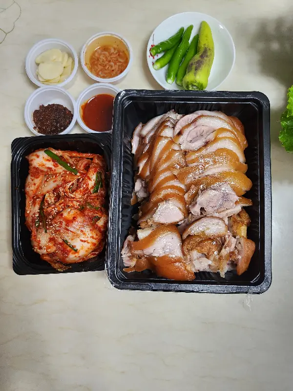 족발 한 상 차림