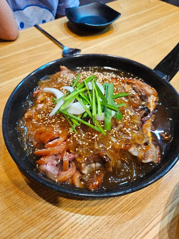 푸짐한 족발 한 상