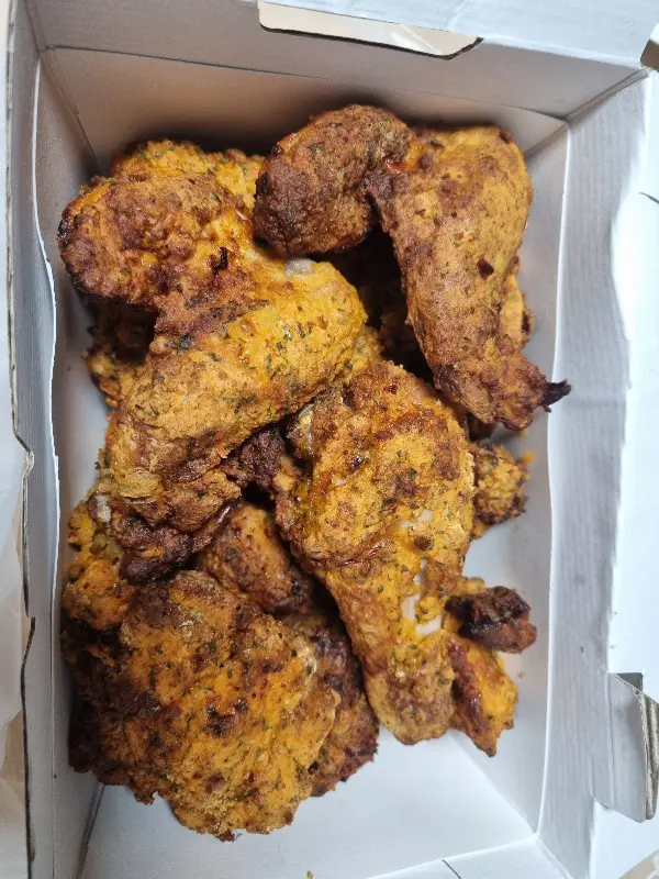 윤기가 좔좔 흐르는 고추바사삭