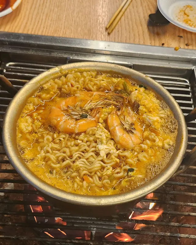 해물이 듬뿍 들어간 라면