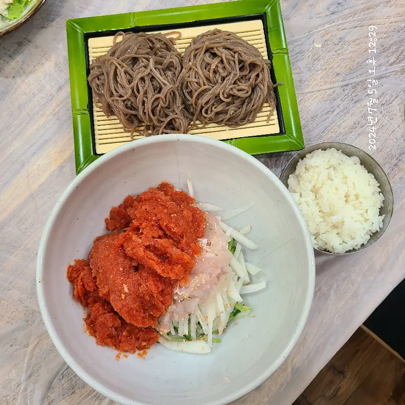 물회와 소면, 밥의 조화