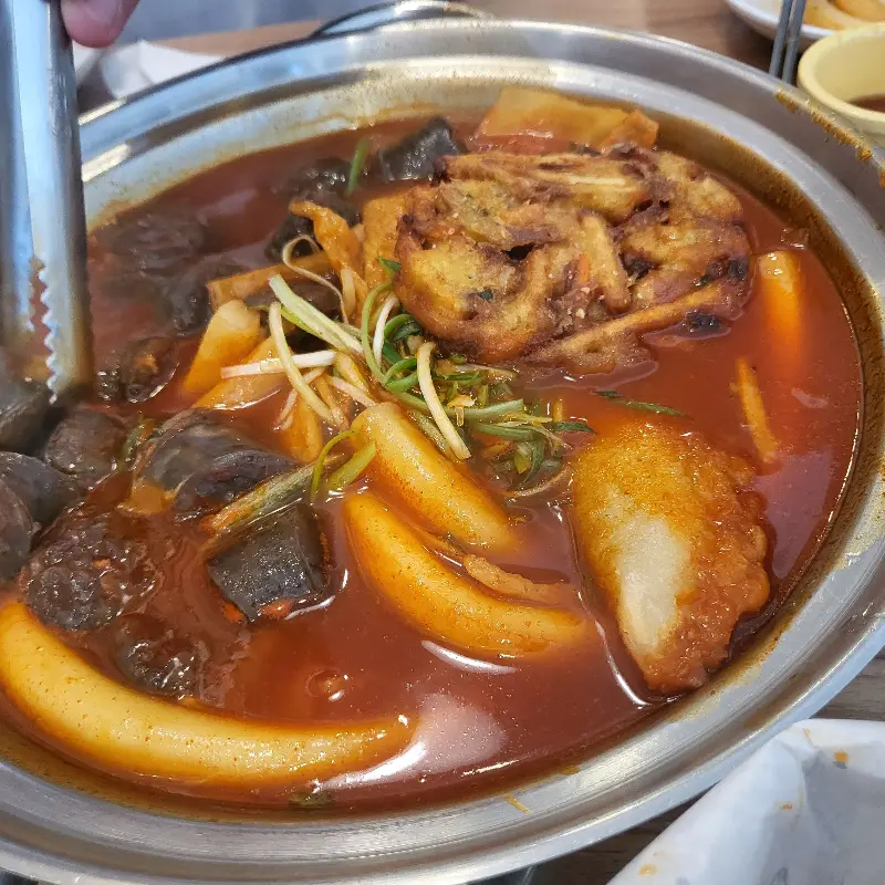 푸짐한 떡볶이 한 상