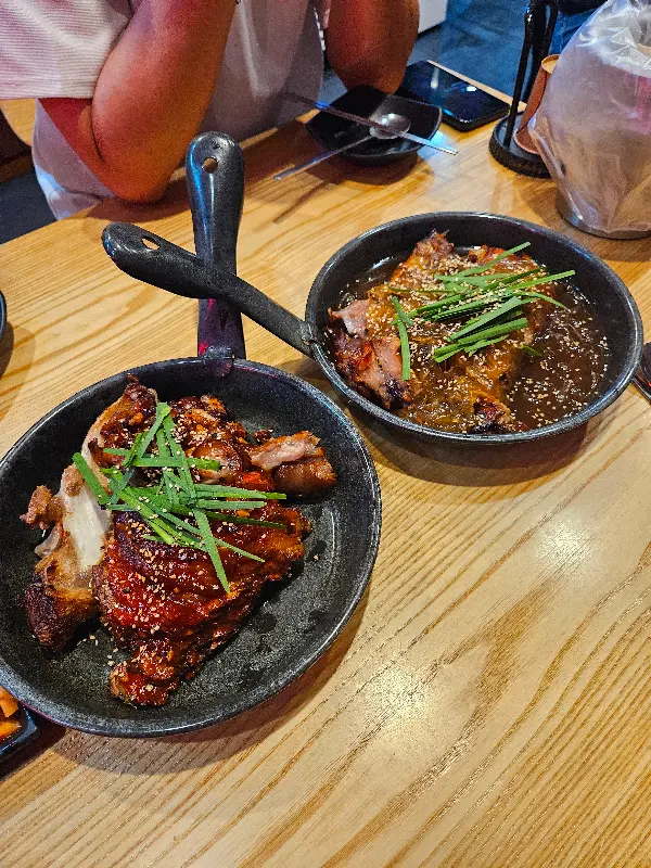 마왕족발 한 상 차림