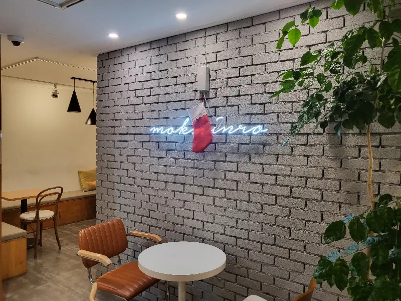 카페 내부 인테리어