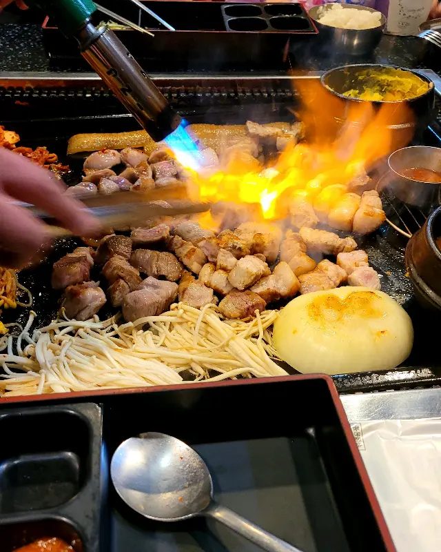 불 맛 입히는 장면