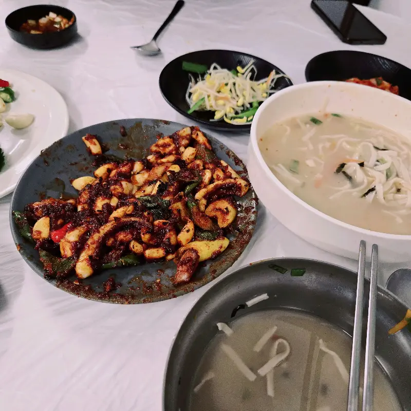 칼국수와 닭발