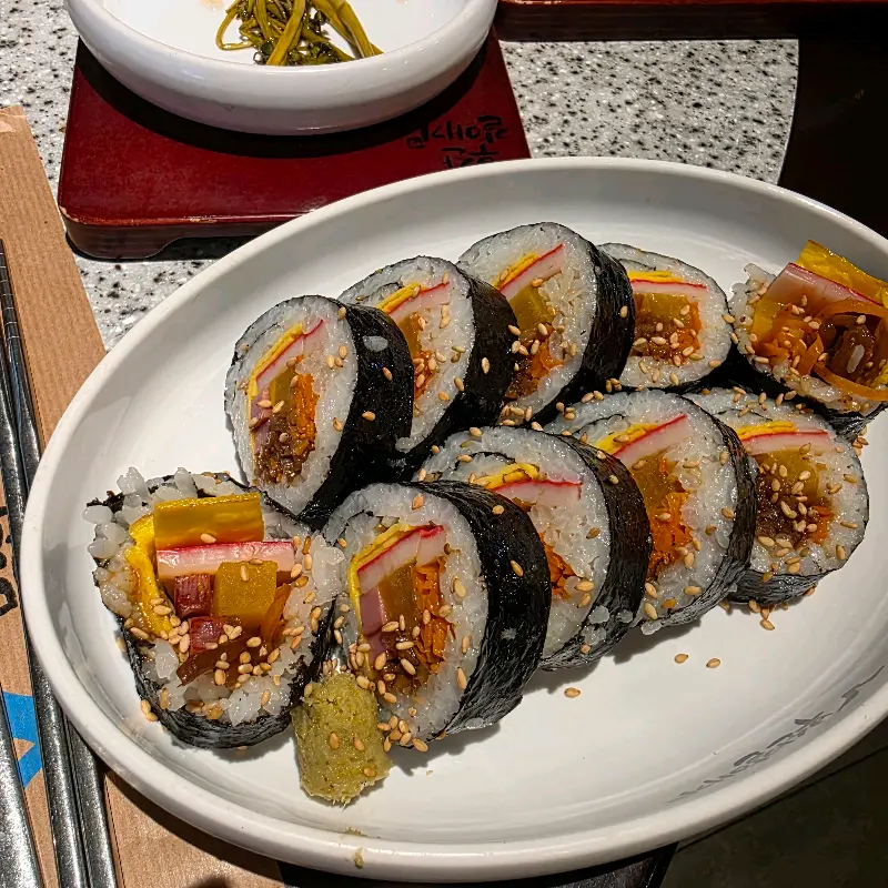 멈출 수 없는 마성의 김밥