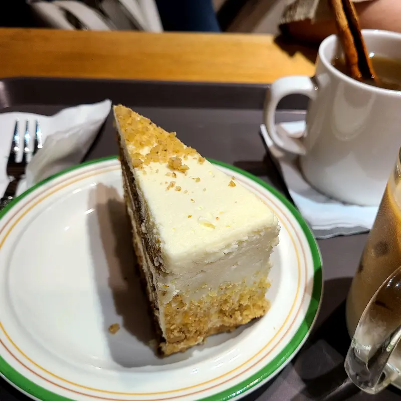 서상 카페의 디저트와 음료