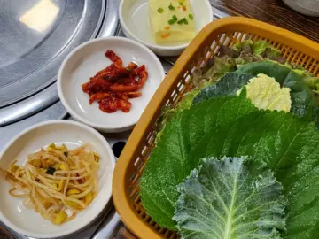 기다림 끝에 낙이 온다! 천안 가성비 끝판왕, 푸짐한 우렁쌈밥 맛집 정복기