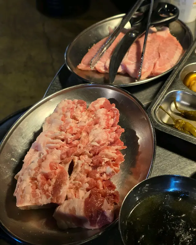 신선한 돼지고기