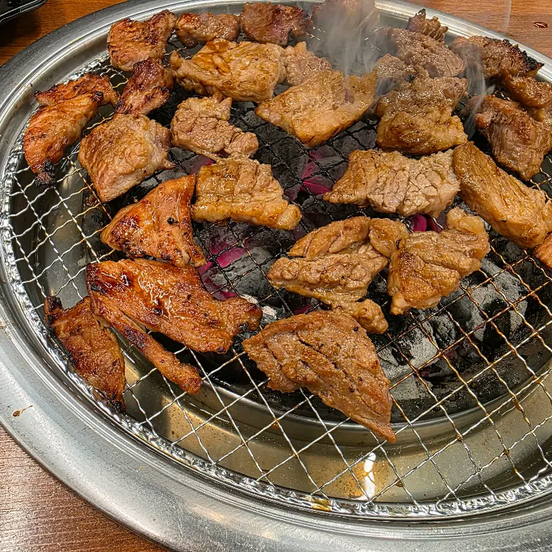 잘 구워진 돼지갈비