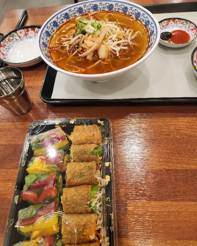 샌드위치와 쌀국수