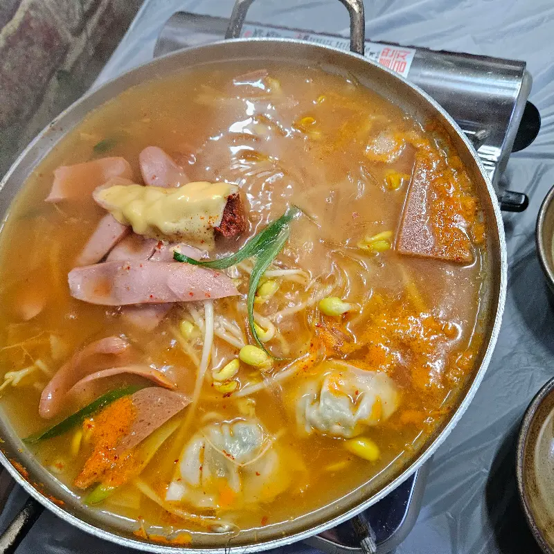 부대찌개의 모습