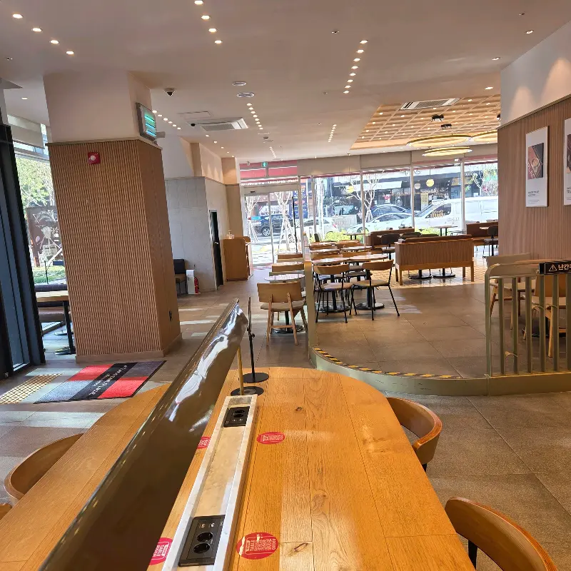 투썸플레이스 좌석