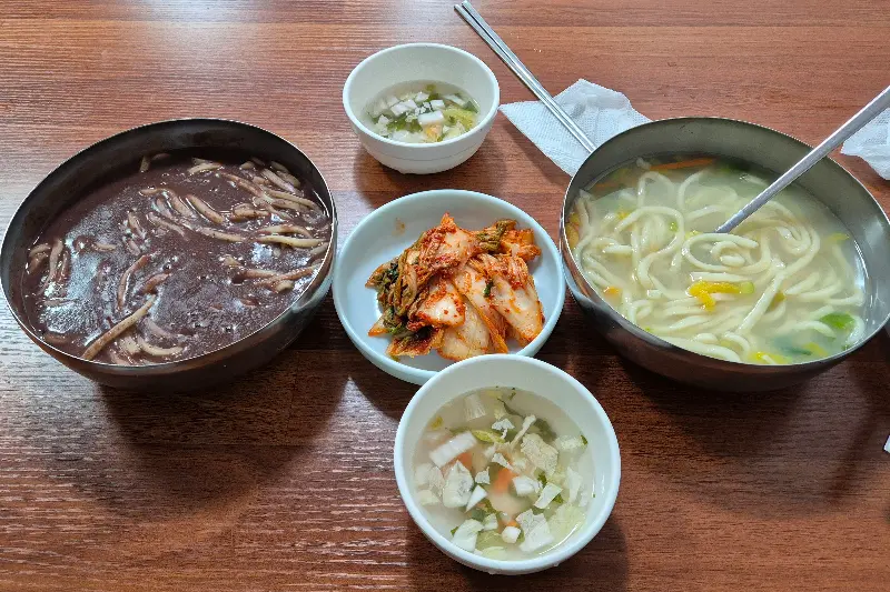 팥칼국수와 바지락칼국수