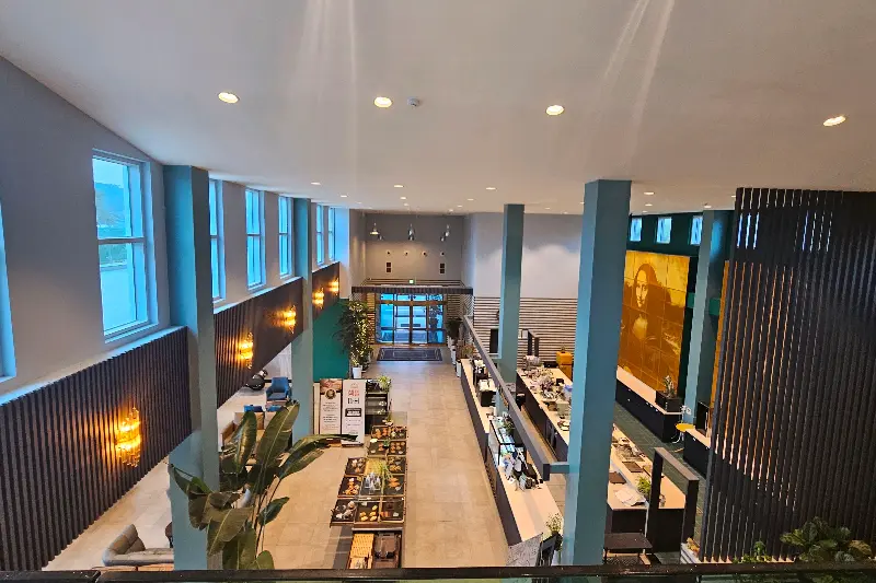 카페 내부 전경