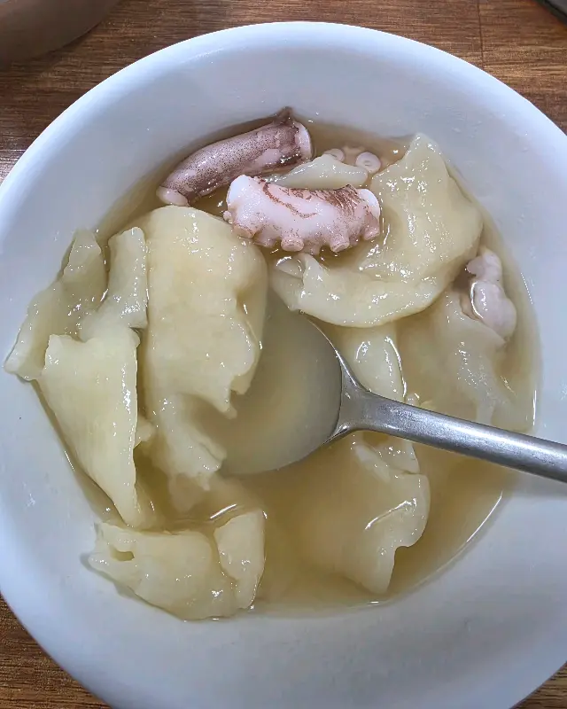 수제비와 낙지의 환상적인 조화