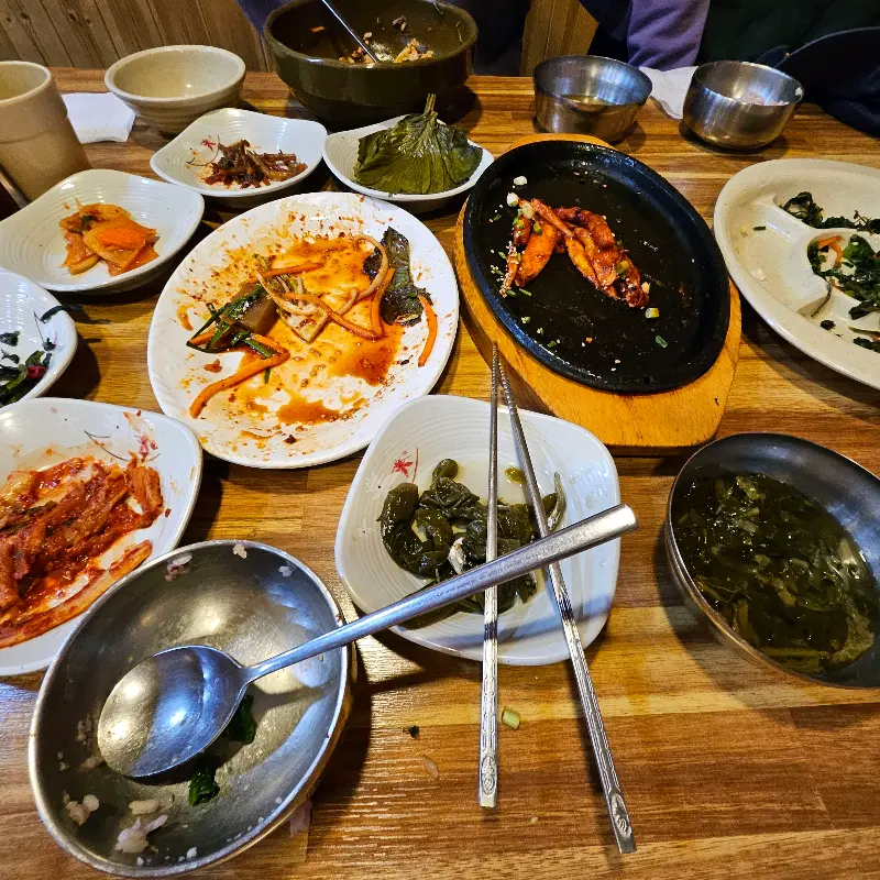 깔끔하게 비워진 그릇들