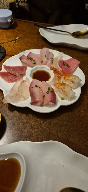 싱싱한 사시미 모듬