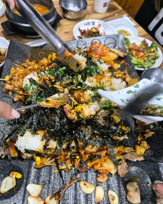 맛있게 볶아진 볶음밥