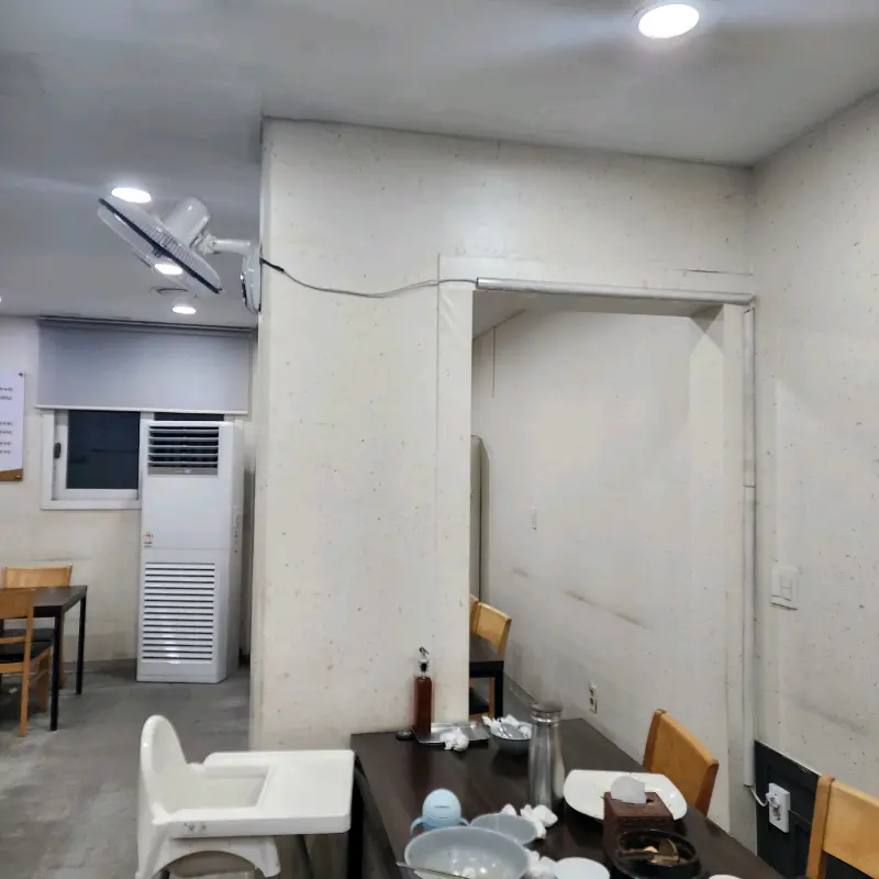 식당 내부 전경