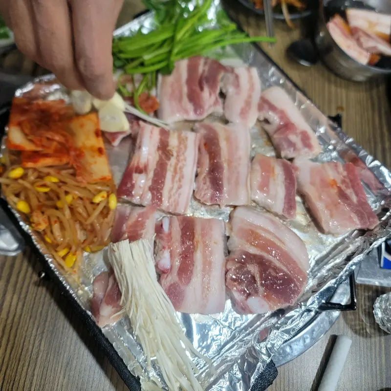 삼겹살과 밑반찬