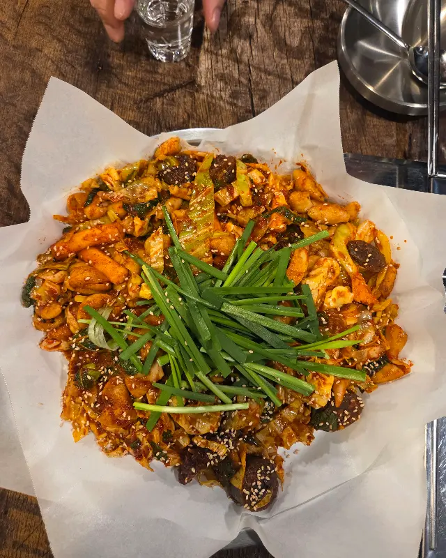 푸짐한 야채 곱창