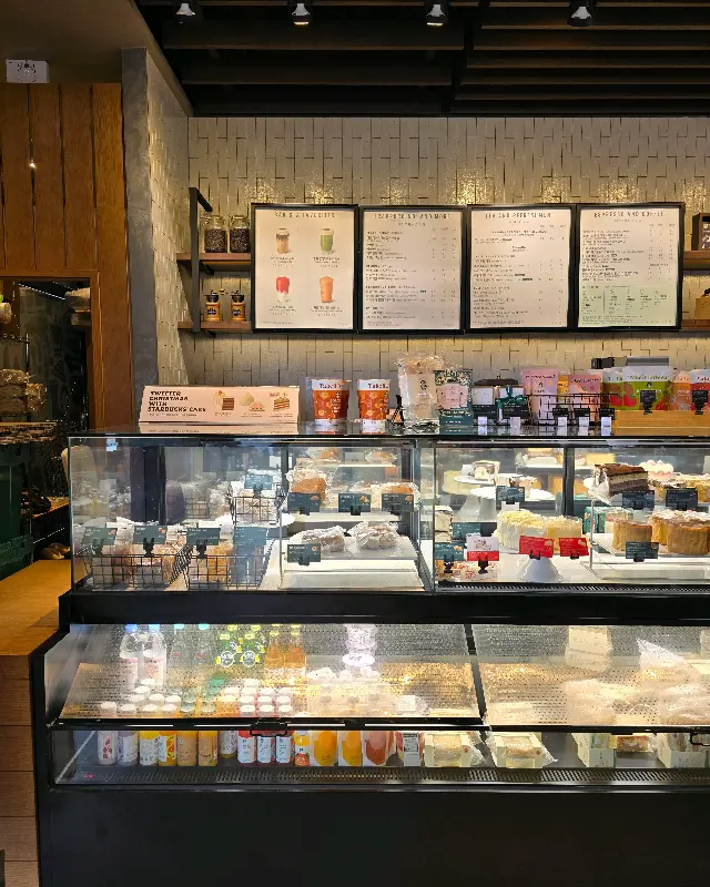 스타벅스 탕정점 내부 모습