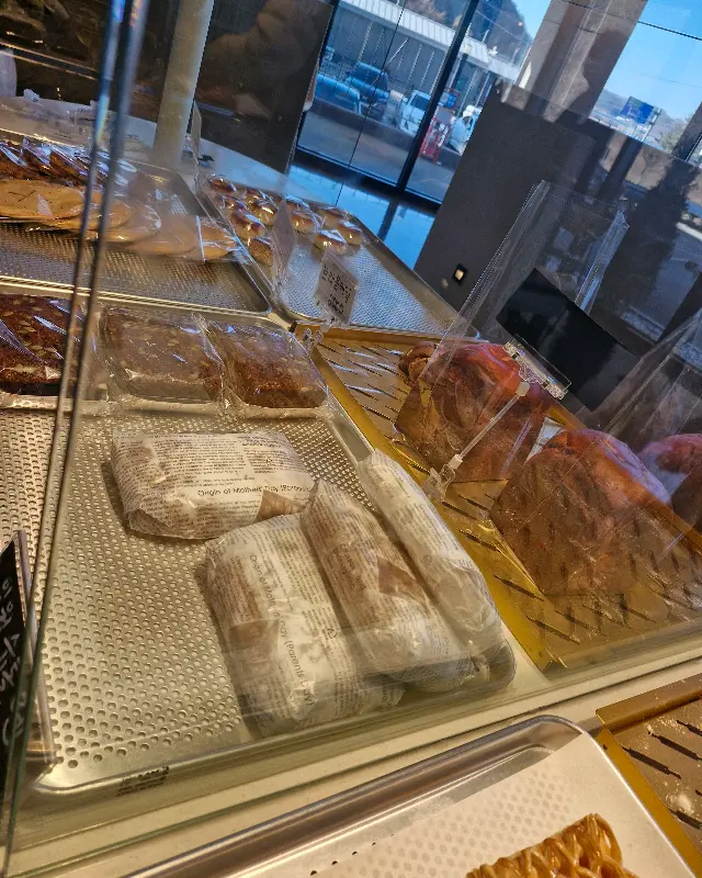 쇼케이스 안의 빵들