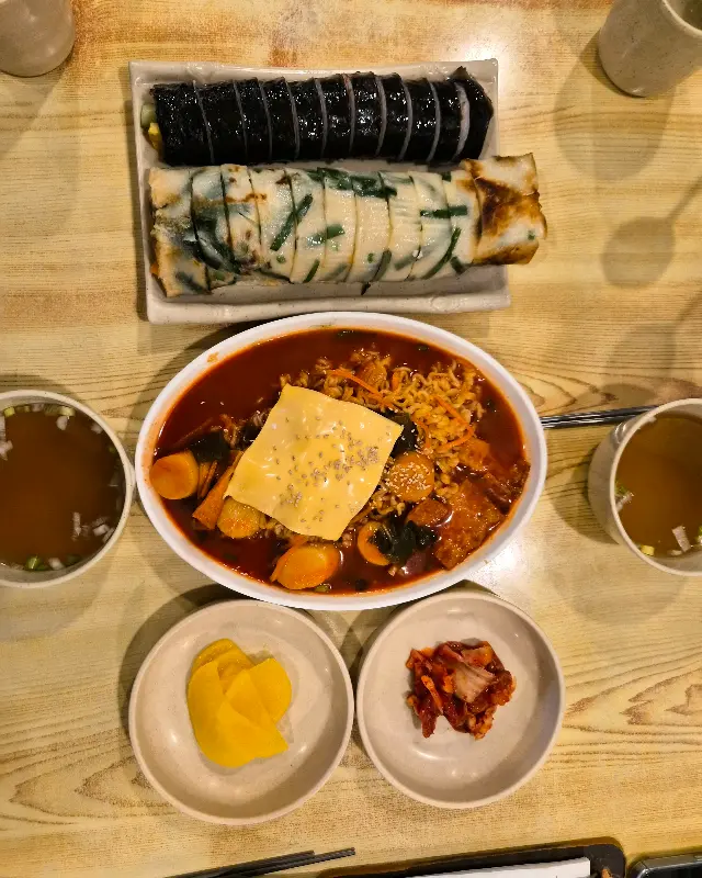 부침개김밥과 떡볶이