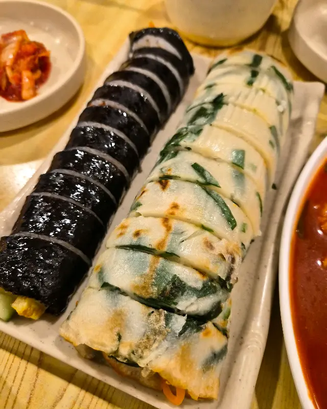 김밥 단면