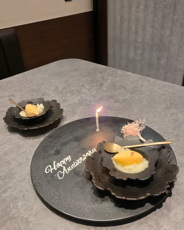 기념일 레터링 서비스가 제공되는 고우가의 디저트