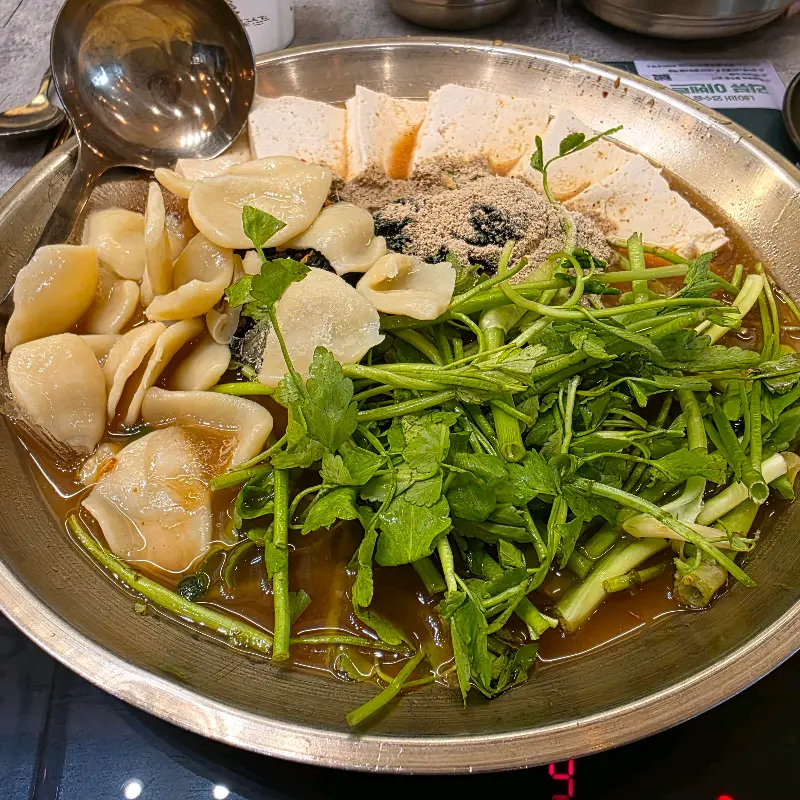 강된장과 신선한 재료