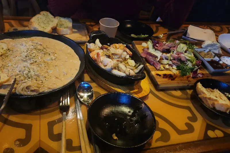 레이지다이닝에서 즐거운 식사