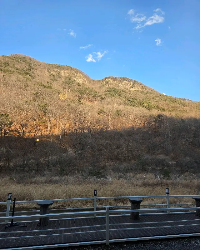 티볼리 카페에서 바라본 밀양의 아름다운 산