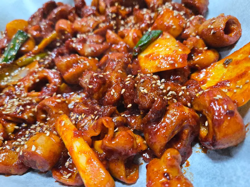 윤기가 흐르는 곱창 클로즈업