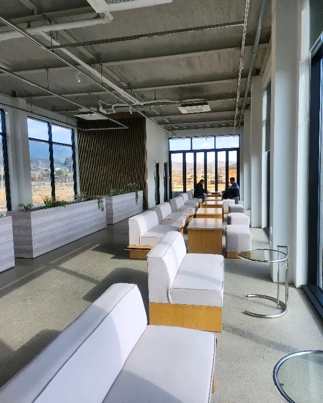 넓은 내부 공간