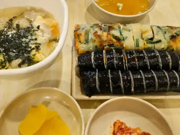 전주에서 맛보는 정읍 옛날김밥의 부침개김밥! 이 조합 진짜 레전드다