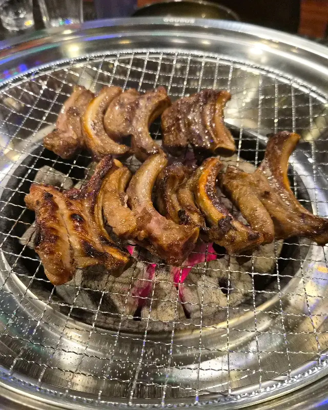 초벌되어 나온 촉촉한 쪽쪽갈비