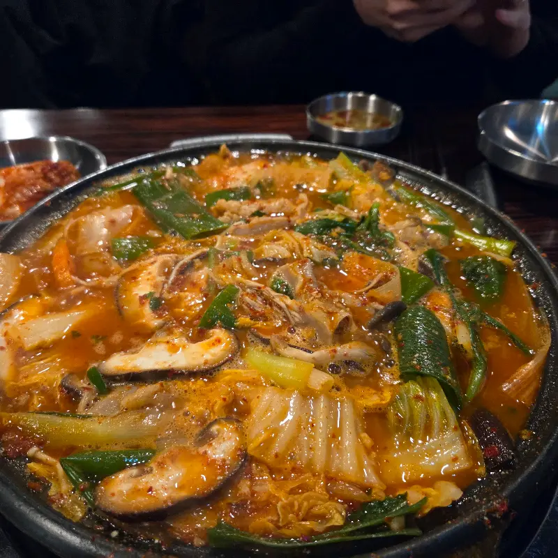 보글보글 끓고 있는 곱창전골