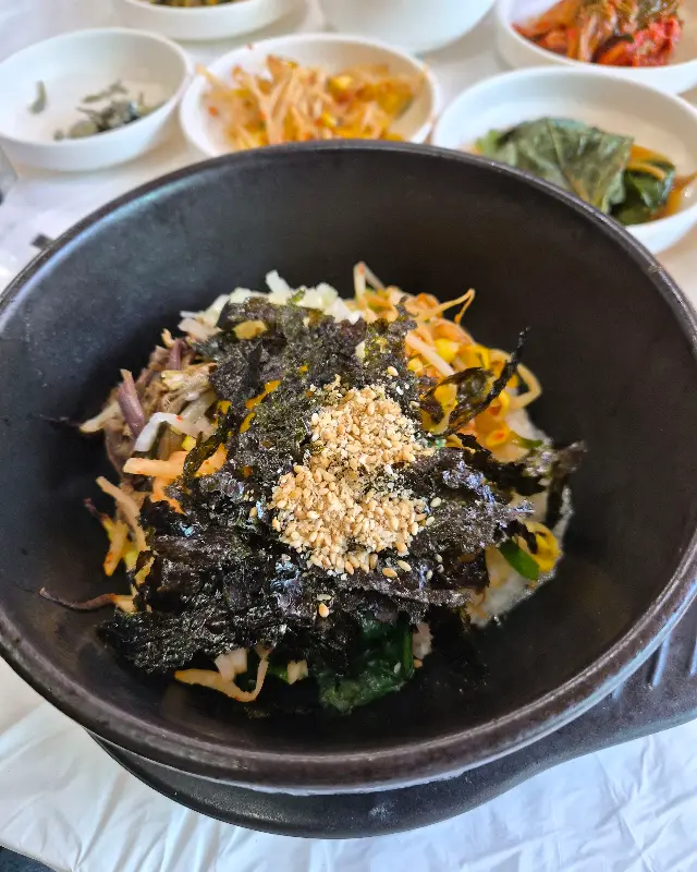 돌솥비빔밥 근접샷