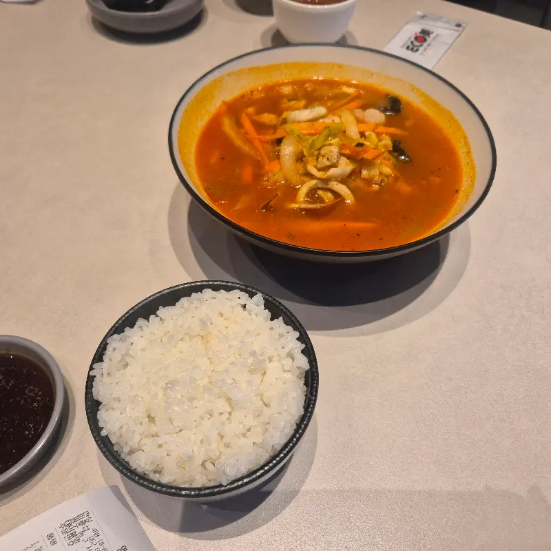 해물돼지짬뽕밥