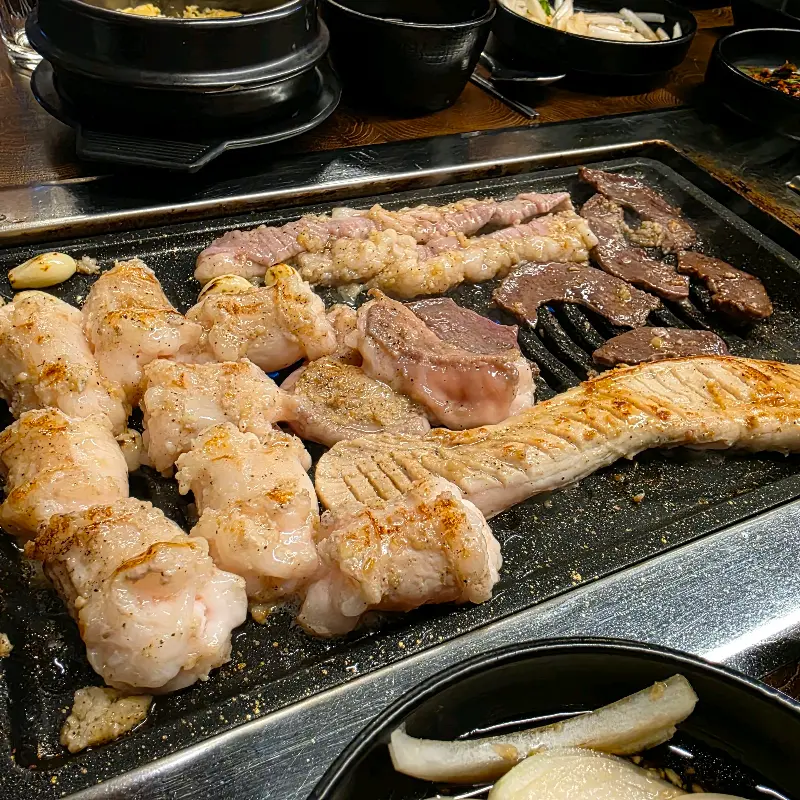 노릇노릇하게 구워진 곱창