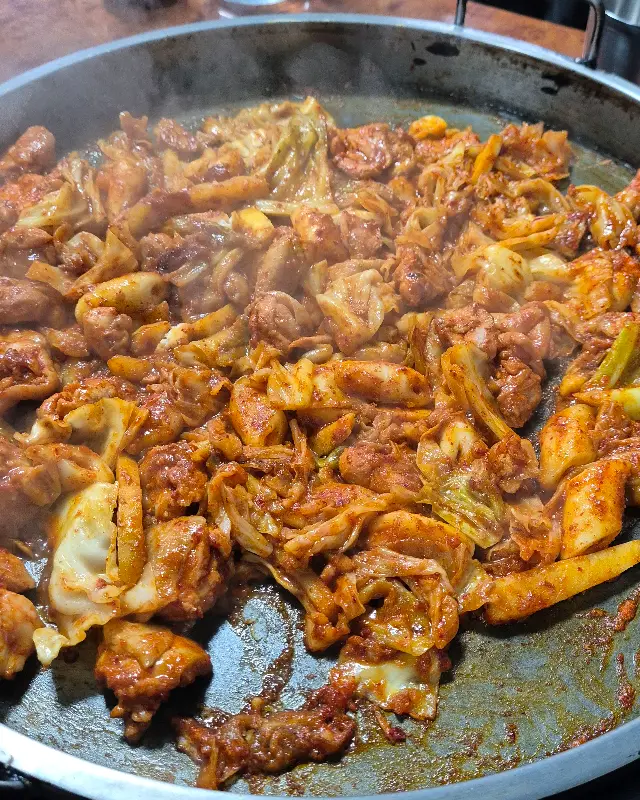 완성된 닭갈비의 모습