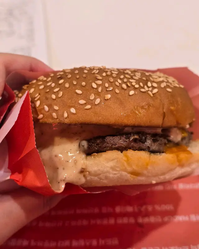 클래식 치즈버거 단면