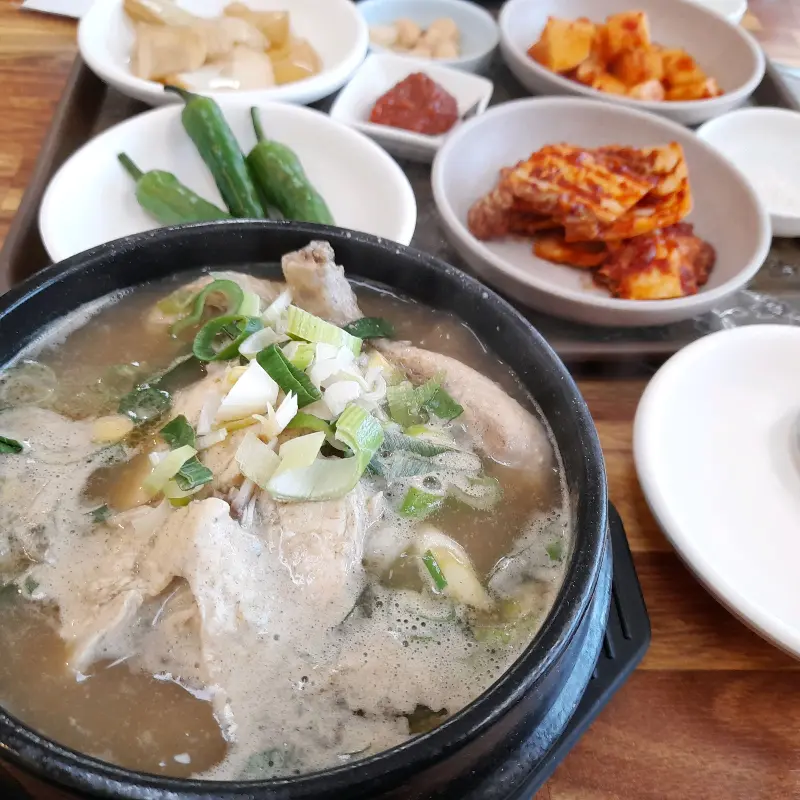 주왕산 삼계탕 한상차림