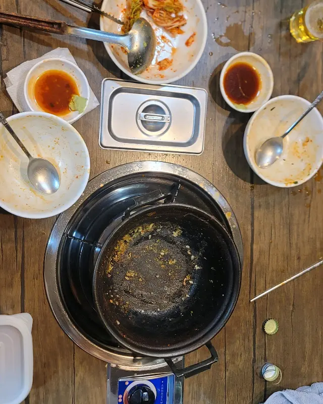 깔끔하게 비워진 냄비
