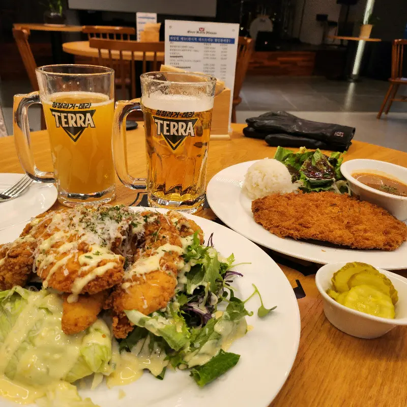 돈까스와 샐러드