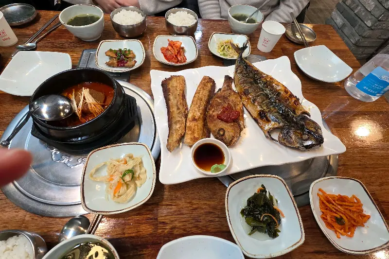 모듬 생선구이 상차림