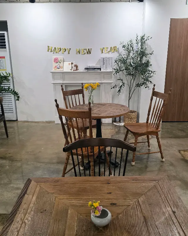 카페 내부 인테리어